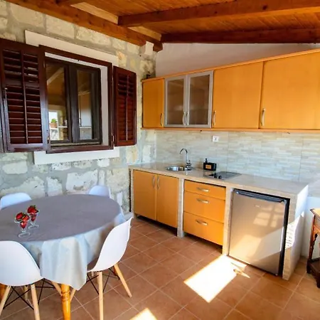 Kate Dubravica By Guide * Dubrovnik